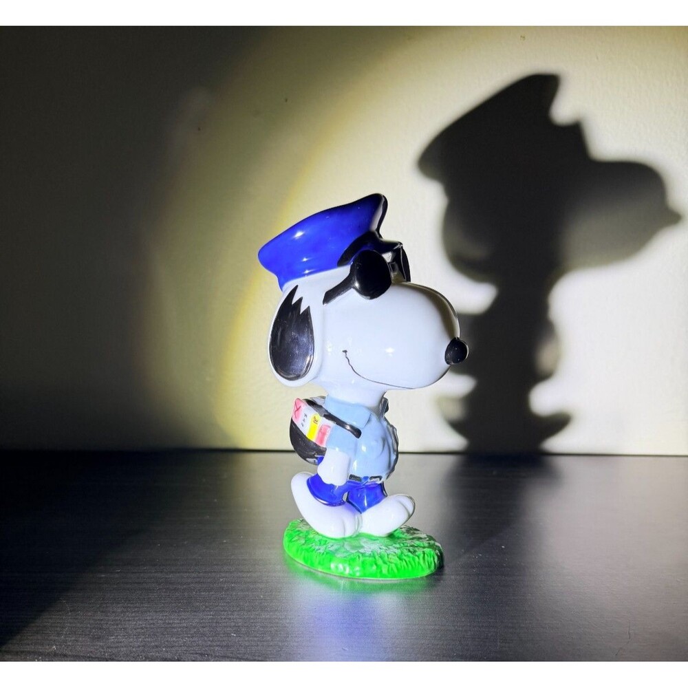 Vintage UFS Peanuts Snoopy Mailman Ceramic Figurine 5.25" Indonesia